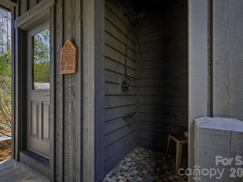 3201 Donahue Drive, Nebo, NC 28761.  MLS# CAR4351255, YatesRealty ID 14311. 