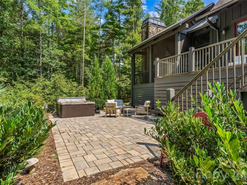 3201 Donahue Drive, Nebo, NC 28761.  MLS# CAR4418458, YatesRealty ID 14311. 