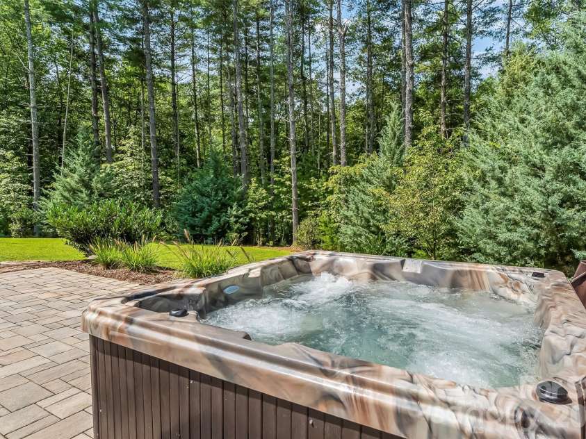 3201 Donahue Drive, Nebo, NC 28761.  MLS# CAR4418458, YatesRealty ID 14311. 