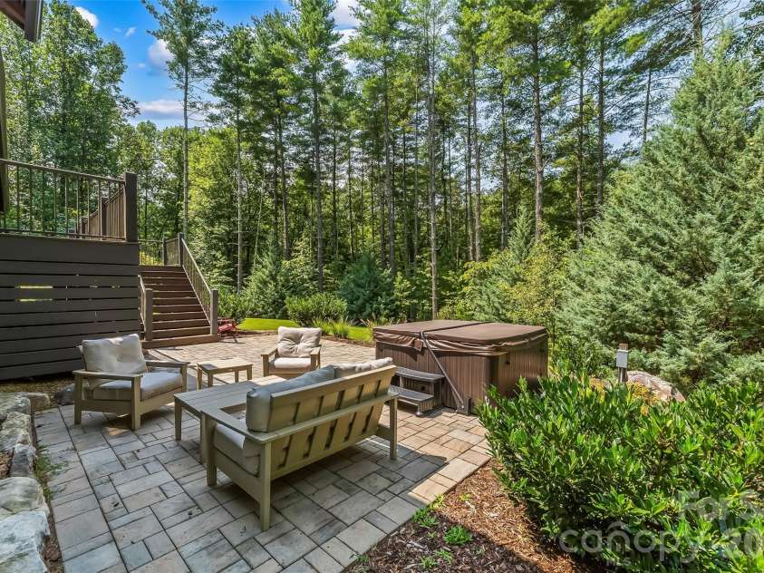 3201 Donahue Drive, Nebo, NC 28761.  MLS# CAR4418458, YatesRealty ID 14311. 