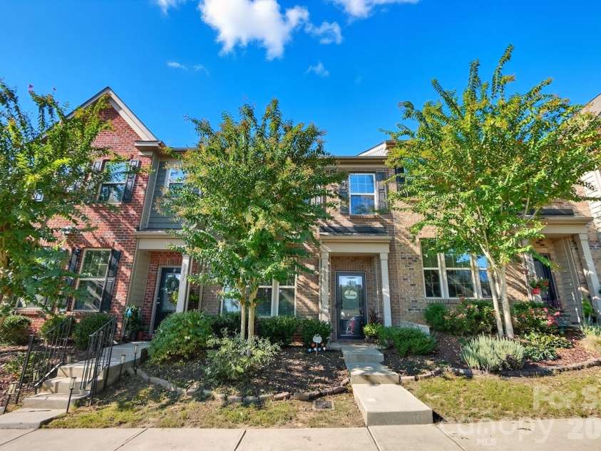 3033 Honeylocust Lane, Fort Mill, SC 29707.  MLS# CAR4362269, YatesRealty ID 14312. 