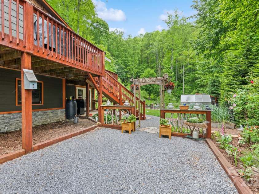 640 Pot Leg Road, Waynesville, NC 28785.  MLS# CAR4261225, YatesRealty ID 14312. 