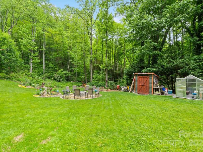 640 Pot Leg Road, Waynesville, NC 28785.  MLS# CAR4261225, YatesRealty ID 14312. 