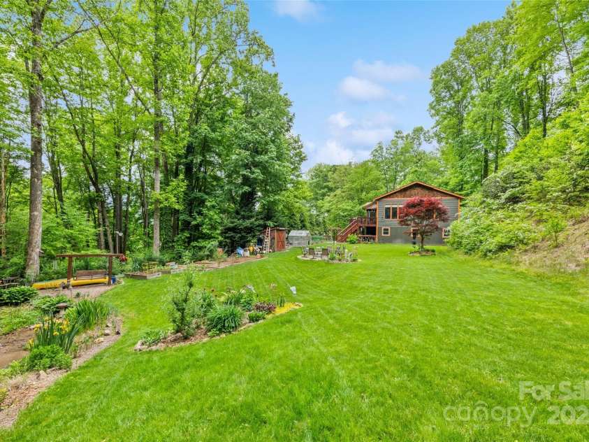 640 Pot Leg Road, Waynesville, NC 28785.  MLS# CAR4261225, YatesRealty ID 14312. 