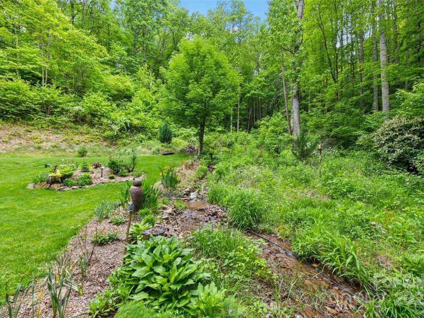 640 Pot Leg Road, Waynesville, NC 28785.  MLS# CAR4261225, YatesRealty ID 14312. 