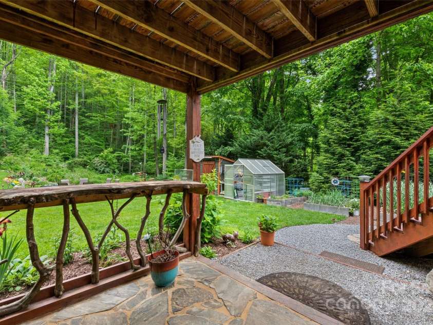 640 Pot Leg Road, Waynesville, NC 28785.  MLS# CAR4261225, YatesRealty ID 14312. 
