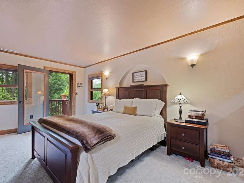 640 Pot Leg Road, Waynesville, NC 28785.  MLS# CAR4261225, YatesRealty ID 14312. 