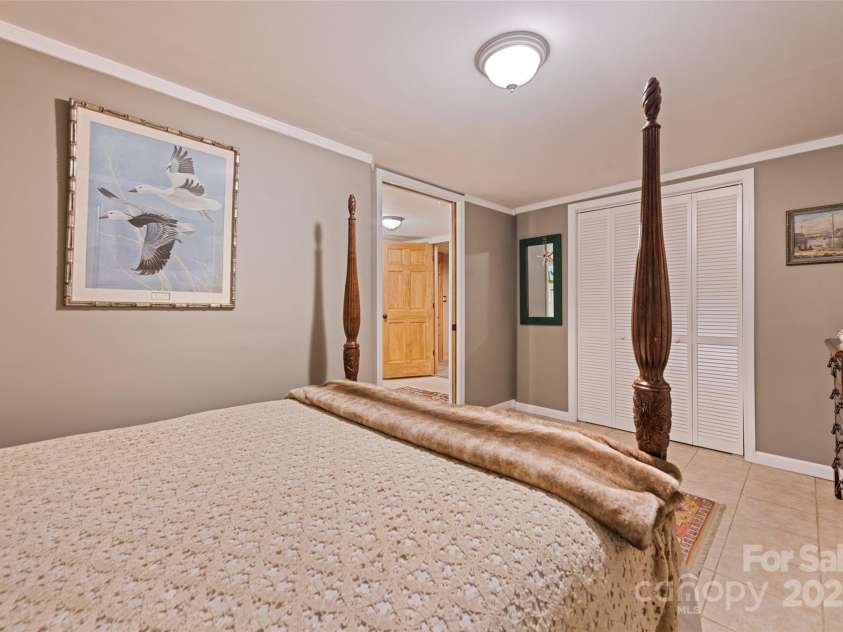 640 Pot Leg Road, Waynesville, NC 28785.  MLS# CAR4261225, YatesRealty ID 14312. 