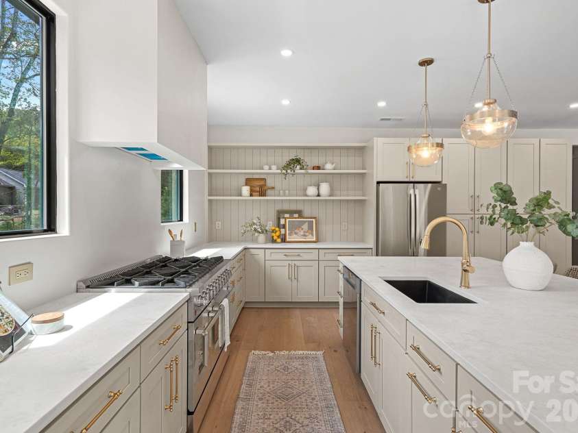 10920 McCoy Road, Huntersville, NC 28078.  MLS# CAR4366562, YatesRealty ID 14313. Kitchen 