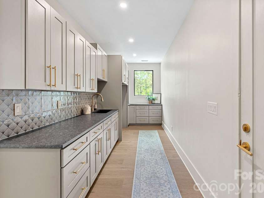 10920 McCoy Road, Huntersville, NC 28078.  MLS# CAR4366562, YatesRealty ID 14313. Scullery 