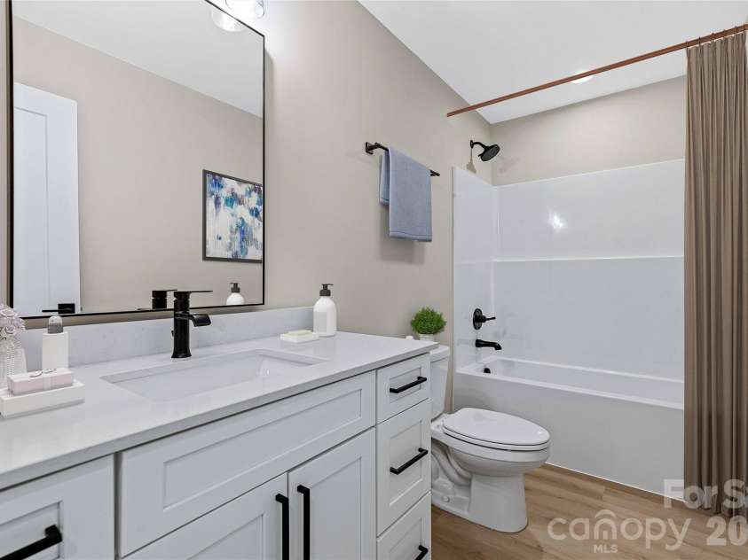 21 Woodchuck Lane, Marion, NC 28752.  MLS# CAR4359922, YatesRealty ID 14314. 
