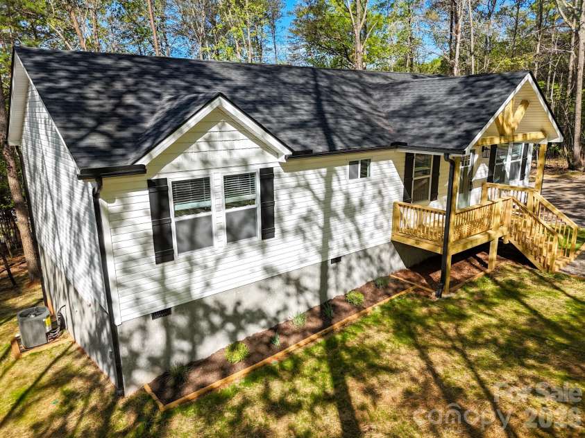21 Woodchuck Lane, Marion, NC 28752.  MLS# CAR4359922, YatesRealty ID 14314. 