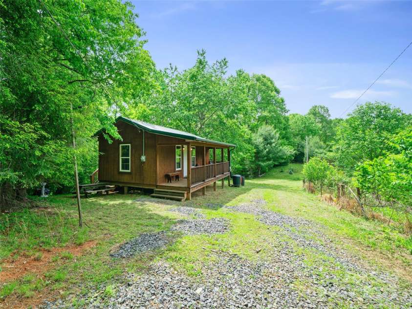 289 Bailey Settlement Road, Green Mountain, NC 28740.  MLS# CAR4258714, YatesRealty ID 14315. 
