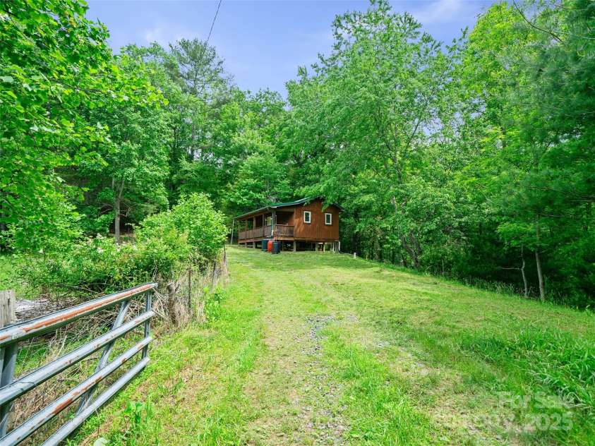 289 Bailey Settlement Road, Green Mountain, NC 28740.  MLS# CAR4258714, YatesRealty ID 14315. 