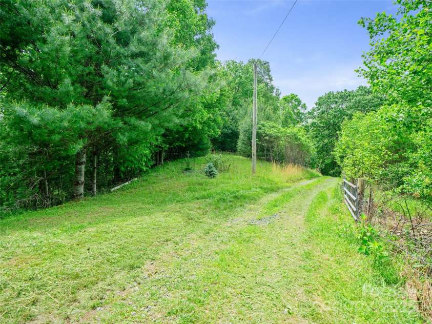 289 Bailey Settlement Road, Green Mountain, NC 28740.  MLS# CAR4258714, YatesRealty ID 14315. 