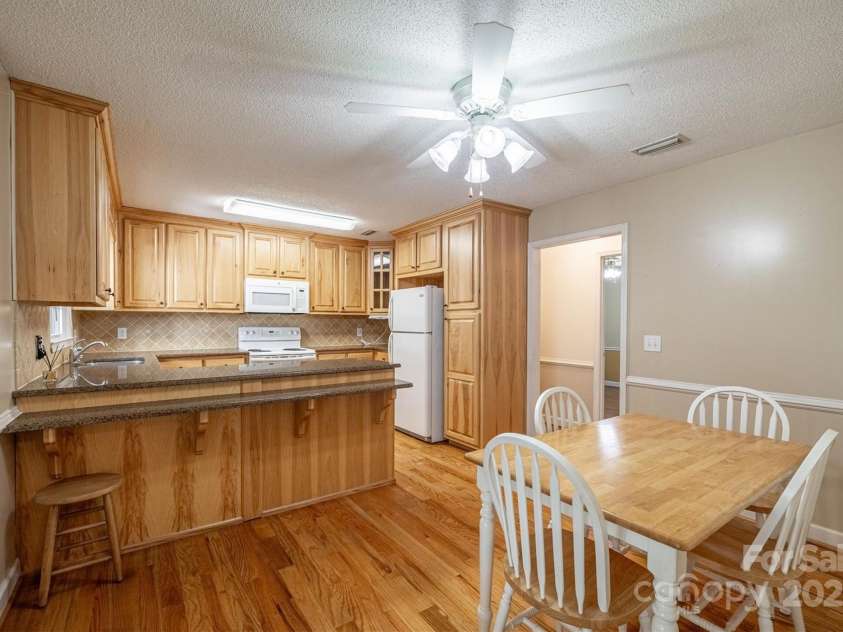 2196 Uphill Lane, Lenoir, NC 28645.  MLS# CAR4322774, YatesRealty ID 14316. 