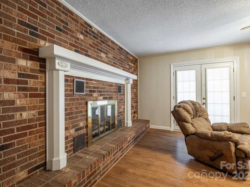 2196 Uphill Lane, Lenoir, NC 28645.  MLS# CAR4322774, YatesRealty ID 14316. 