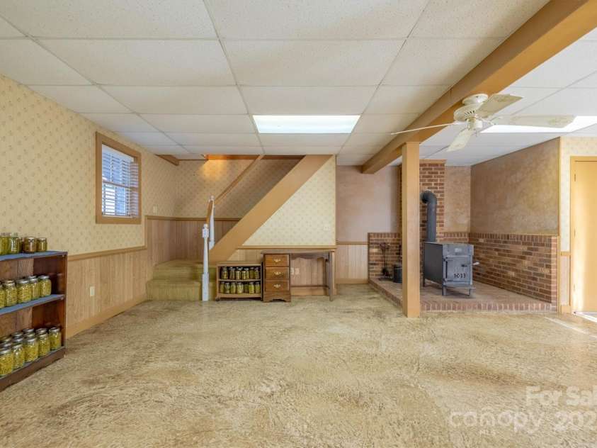 2196 Uphill Lane, Lenoir, NC 28645.  MLS# CAR4322774, YatesRealty ID 14316. 