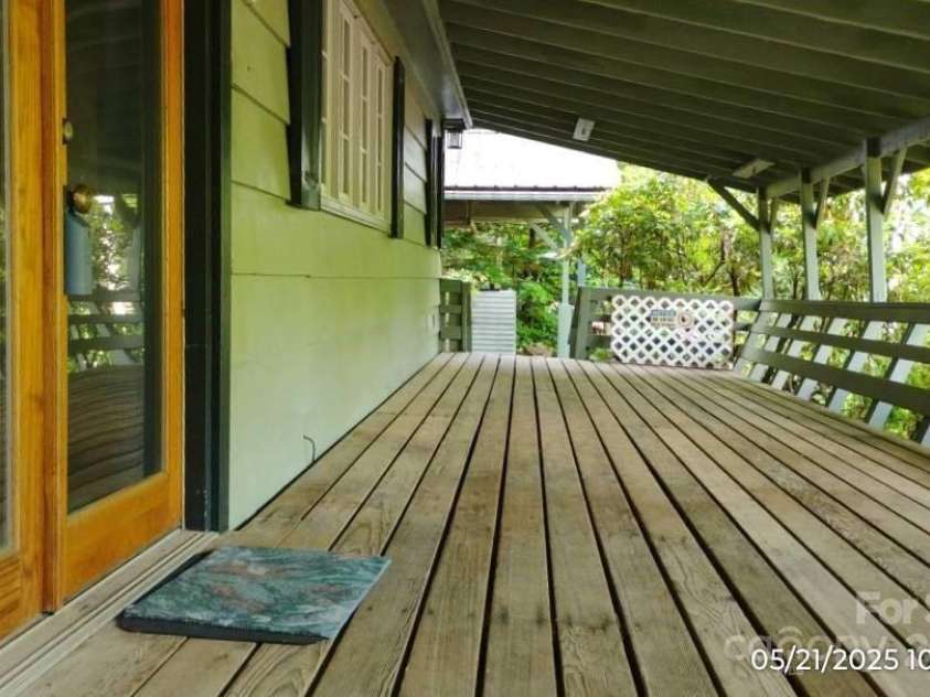 33 Horse Cove Road, Canton, NC 28716.  MLS# CAR4261144, YatesRealty ID 14316. 