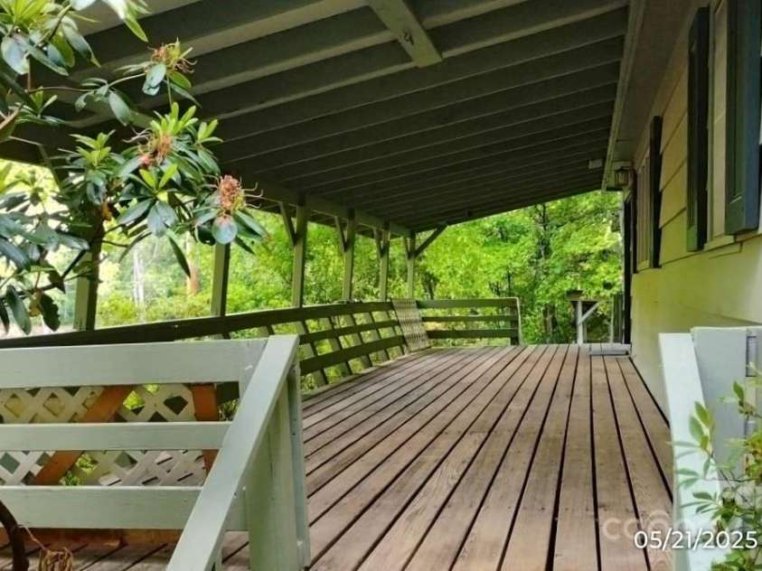 33 Horse Cove Road, Canton, NC 28716.  MLS# CAR4261144, YatesRealty ID 14316. 