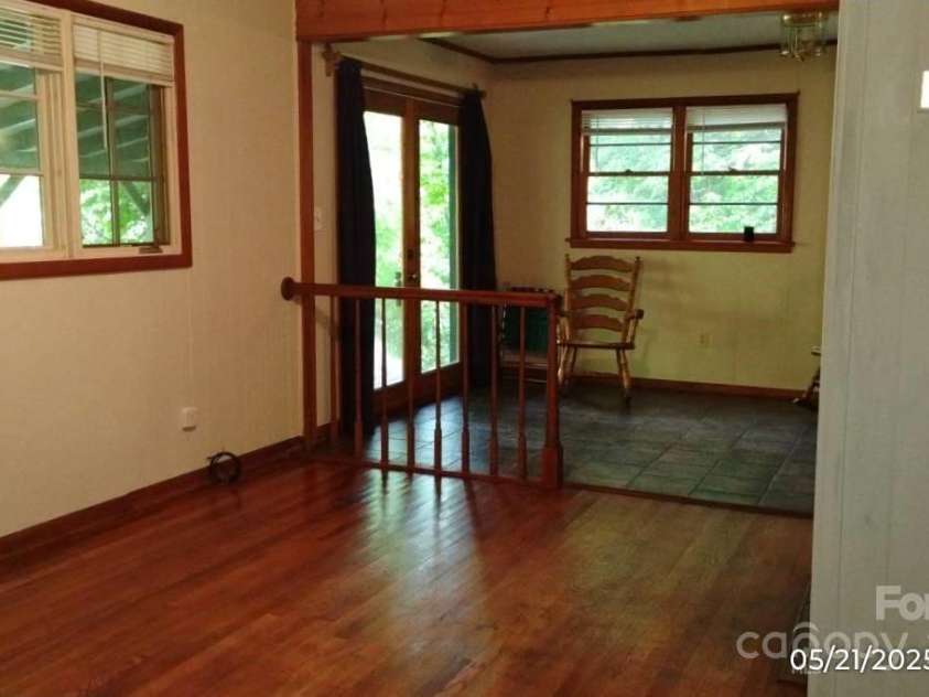 33 Horse Cove Road, Canton, NC 28716.  MLS# CAR4261144, YatesRealty ID 14316. 