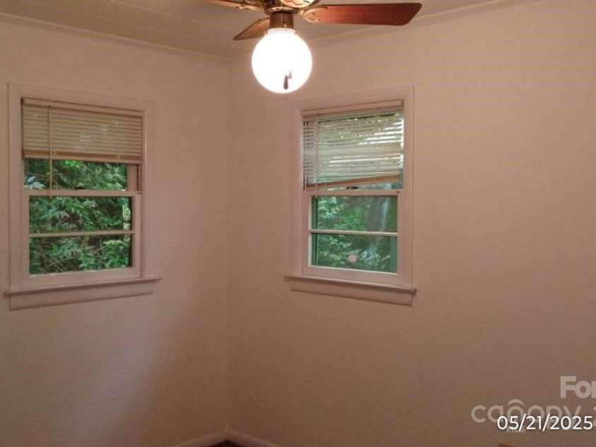 33 Horse Cove Road, Canton, NC 28716.  MLS# CAR4261144, YatesRealty ID 14316. 