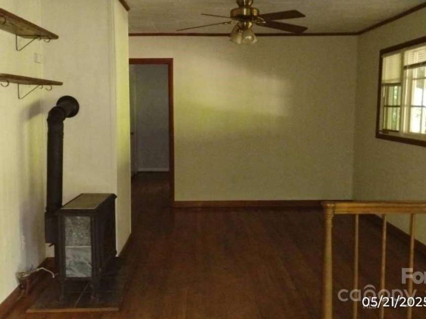 33 Horse Cove Road, Canton, NC 28716.  MLS# CAR4261144, YatesRealty ID 14316. 