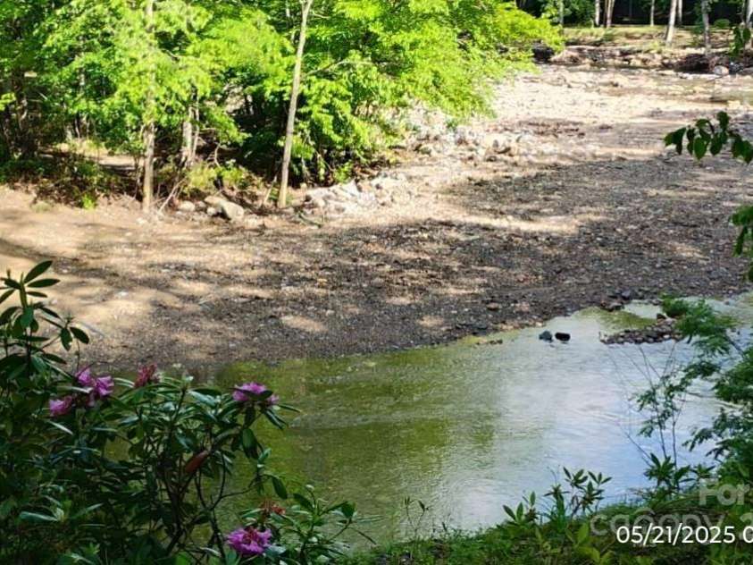 33 Horse Cove Road, Canton, NC 28716.  MLS# CAR4261144, YatesRealty ID 14316. 
