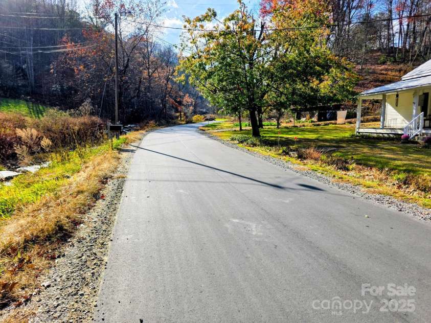 2812 Bald Mountain Road, Burnsville, NC 28714.  MLS# CAR4317632, YatesRealty ID 14317. 