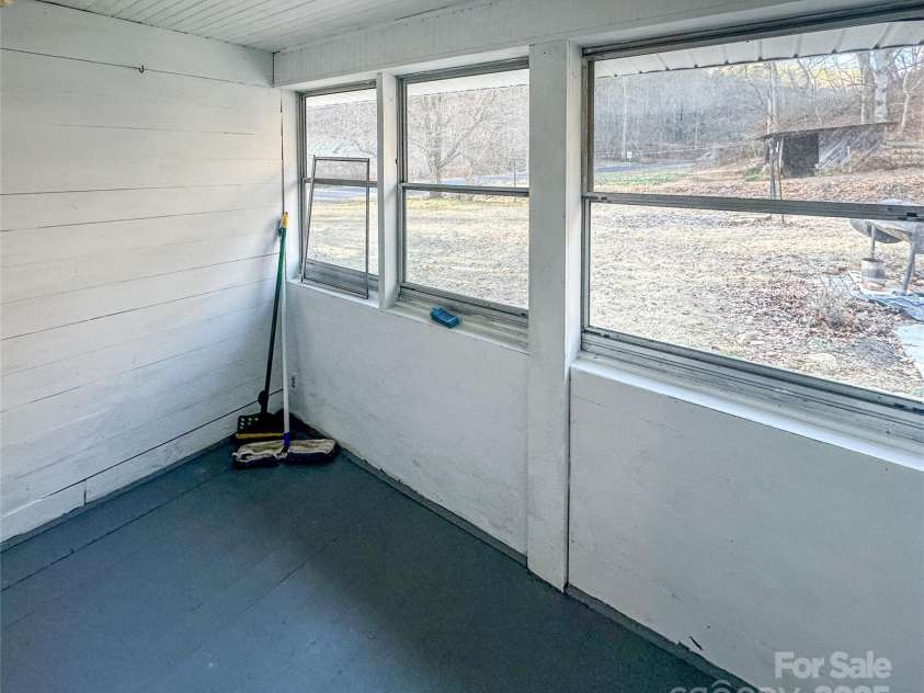 2812 Bald Mountain Road, Burnsville, NC 28714.  MLS# CAR4317632, YatesRealty ID 14317. 