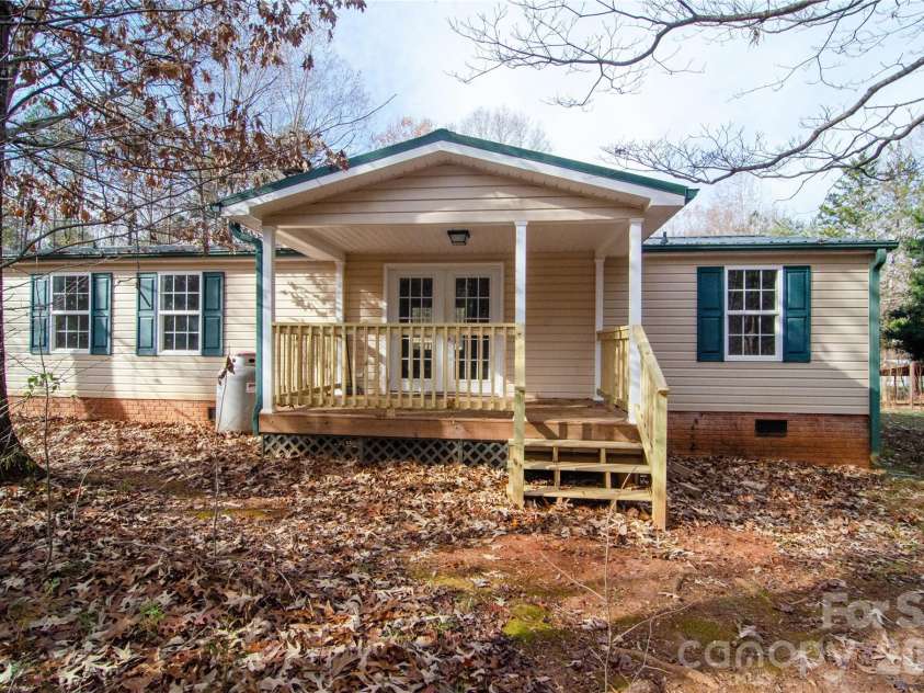 1415 Smith Woods Lane, Hickory Grove, SC 29717.  MLS# CAR4363541, YatesRealty ID 14318. 