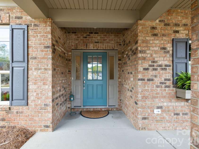 5235 Courtyard Lane, Belmont, NC 28012.  MLS# CAR4360163, YatesRealty ID 14319. 