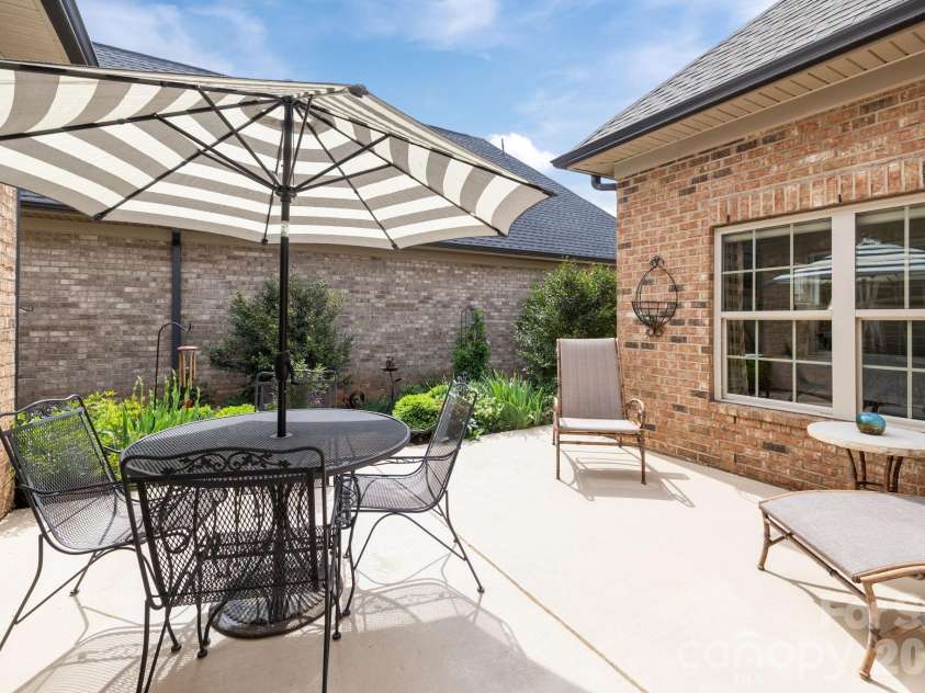 5235 Courtyard Lane, Belmont, NC 28012.  MLS# CAR4360163, YatesRealty ID 14319. 