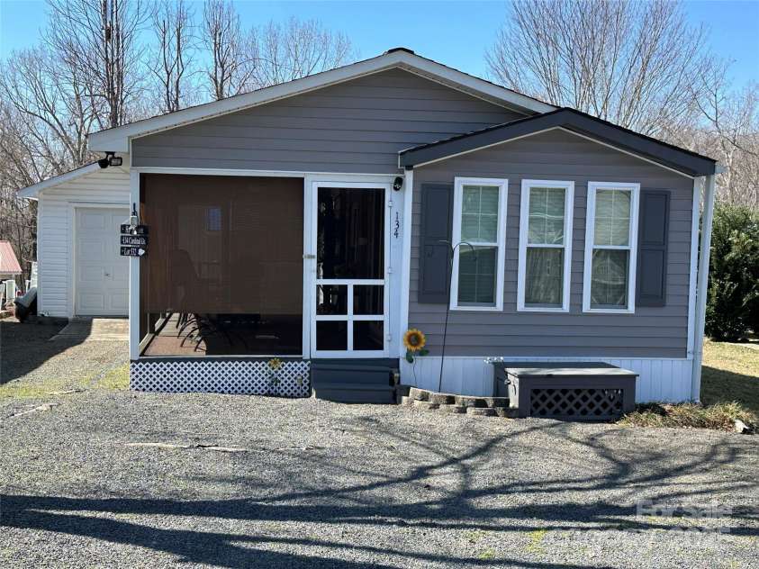 134 Cardinal Avenue, New London, NC 28127.  MLS# CAR4228546, YatesRealty ID 1432. 