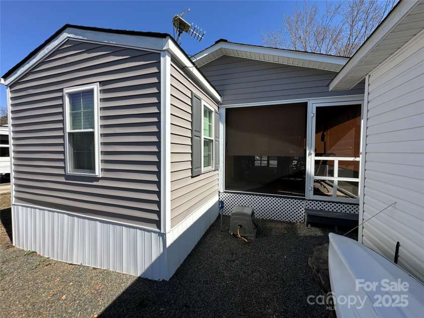 134 Cardinal Avenue, New London, NC 28127.  MLS# CAR4228546, YatesRealty ID 1432. 