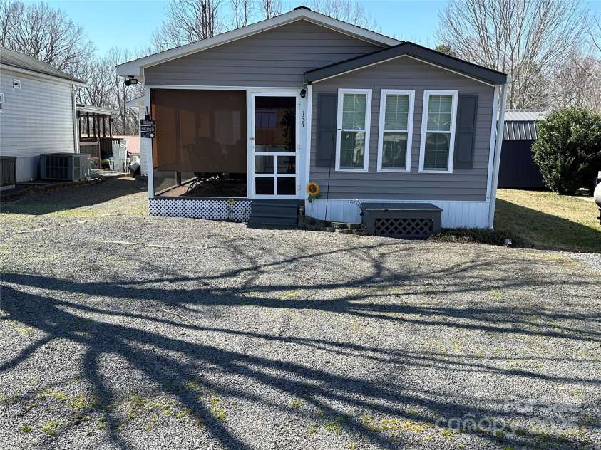 134 Cardinal Avenue, New London, NC 28127.  MLS# CAR4228546, YatesRealty ID 1432. 