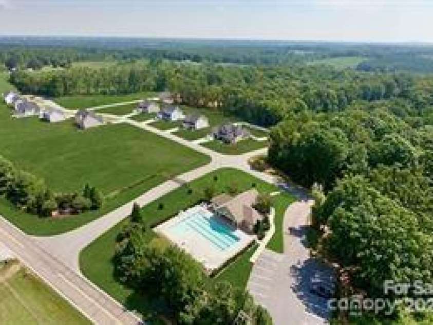 118 Kerr Walk Drive, Statesville, NC 28677.  MLS# CAR4261335, YatesRealty ID 14320. 