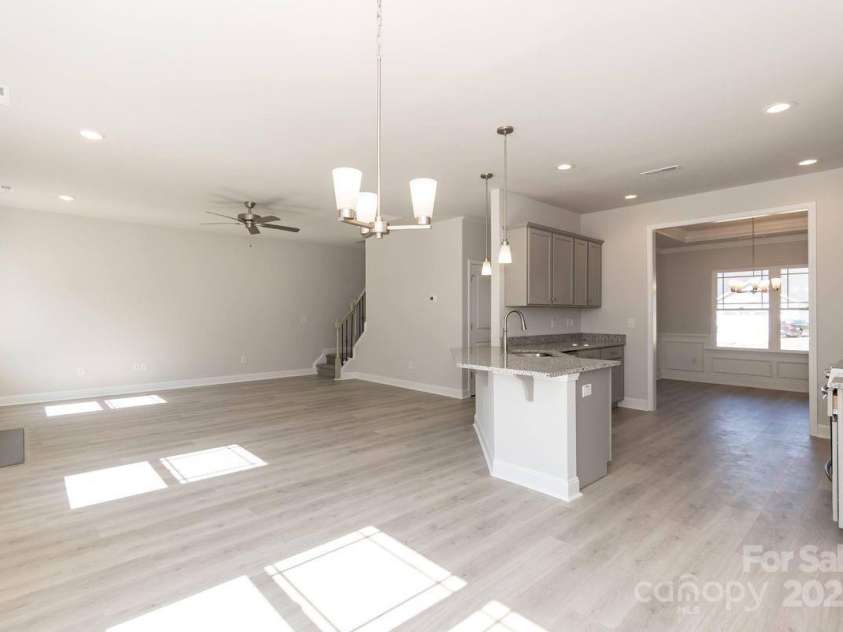 118 Kerr Walk Drive, Statesville, NC 28677.  MLS# CAR4261335, YatesRealty ID 14320. 