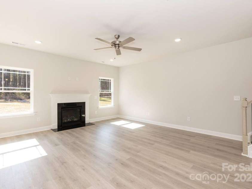 118 Kerr Walk Drive, Statesville, NC 28677.  MLS# CAR4261335, YatesRealty ID 14320. 