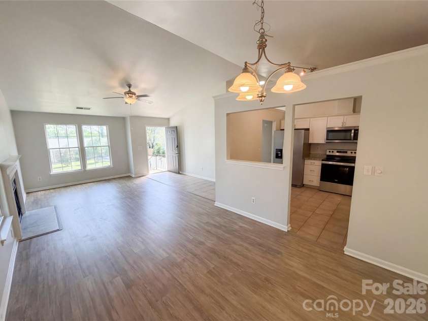 2324 Valleyview Drive, Charlotte, NC 28215.  MLS# CAR4366988, YatesRealty ID 14320. 