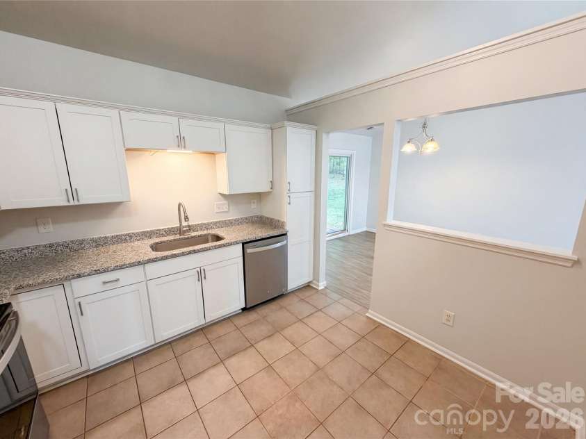 2324 Valleyview Drive, Charlotte, NC 28215.  MLS# CAR4366988, YatesRealty ID 14320. 
