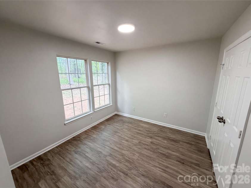 2324 Valleyview Drive, Charlotte, NC 28215.  MLS# CAR4366988, YatesRealty ID 14320. 