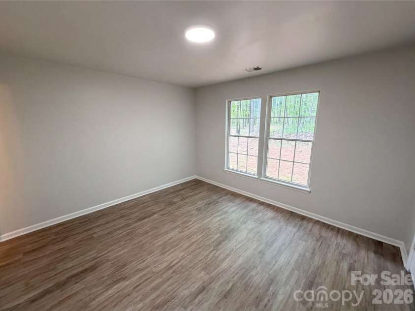 2324 Valleyview Drive, Charlotte, NC 28215.  MLS# CAR4366988, YatesRealty ID 14320. 