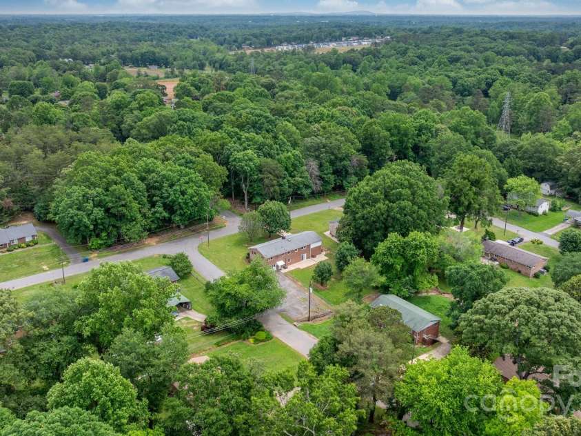 1753 28th Street, Hickory, NC 28601.  MLS# CAR4257790, YatesRealty ID 14321. 