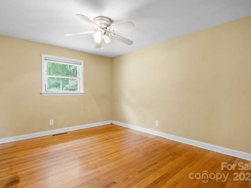 1753 28th Street, Hickory, NC 28601.  MLS# CAR4257790, YatesRealty ID 14321. 