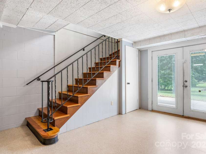 1753 28th Street, Hickory, NC 28601.  MLS# CAR4257790, YatesRealty ID 14321. 