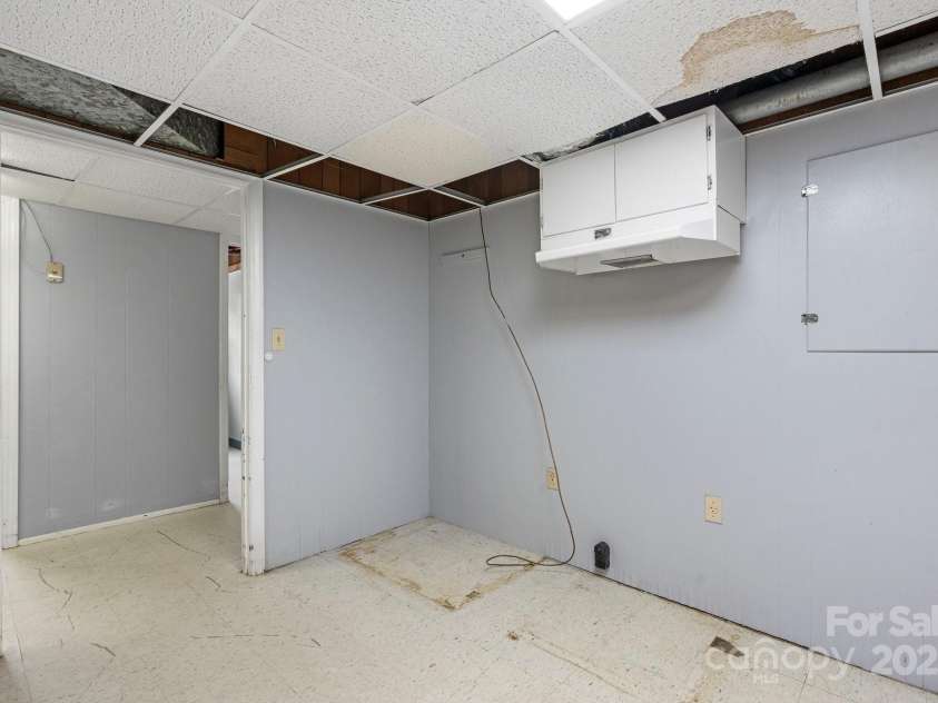 1753 28th Street, Hickory, NC 28601.  MLS# CAR4257790, YatesRealty ID 14321. 