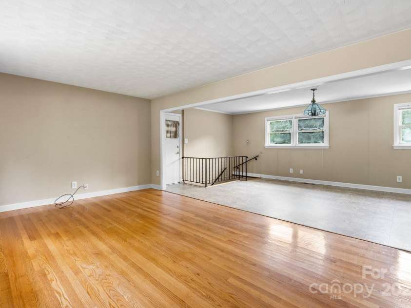 1753 28th Street, Hickory, NC 28601.  MLS# CAR4257790, YatesRealty ID 14321. Living Room