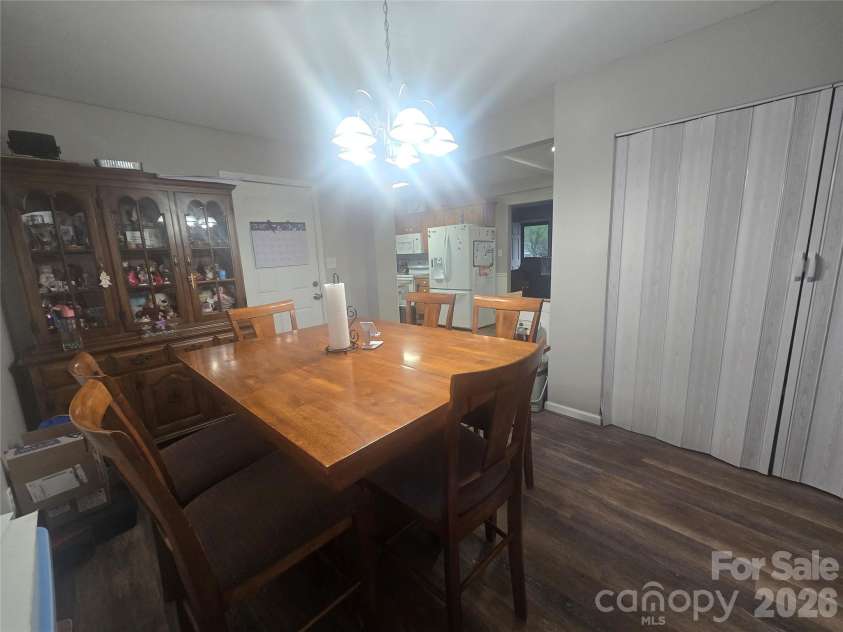 10011 Arbordale Avenue, Charlotte, NC 28215.  MLS# CAR4373150, YatesRealty ID 14322. 