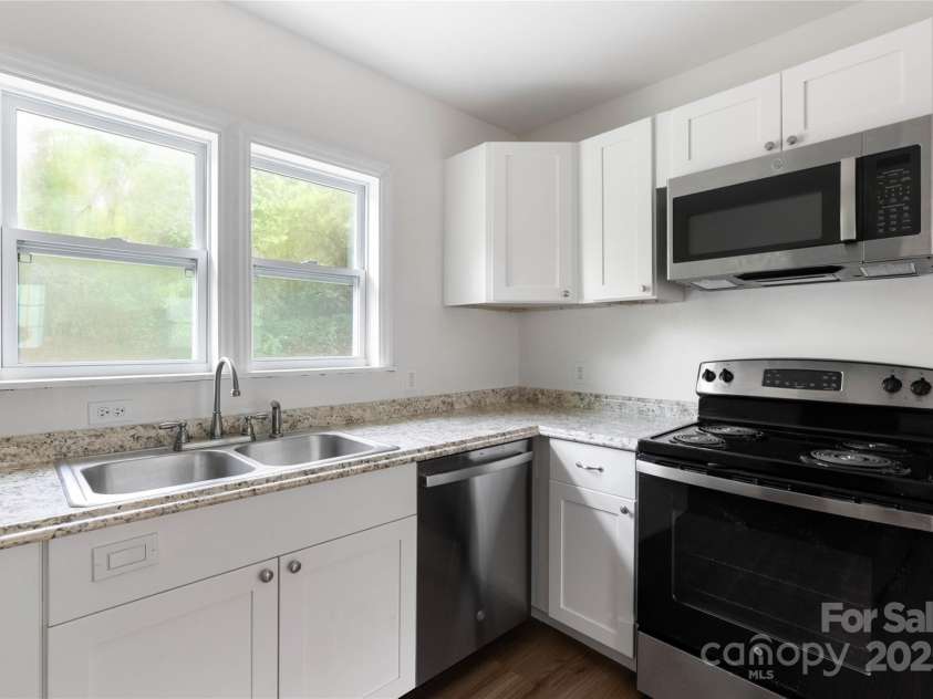 2694 Lakeshore Drive, Landrum, SC 29356.  MLS# CAR4237390, YatesRealty ID 14322. 